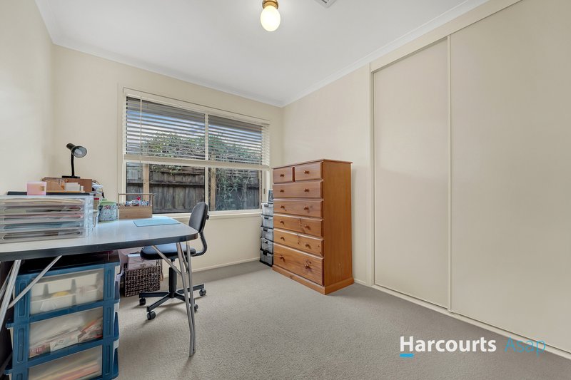 Photo - 8 Macleod Way, Lynbrook VIC 3975 - Image 7