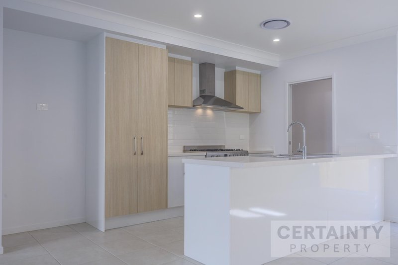 Photo - 8 Macrae Street, Morayfield QLD 4506 - Image 4