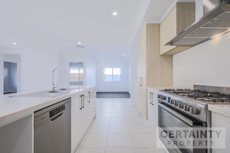 Photo - 8 Macrae Street, Morayfield QLD 4506 - Image 5