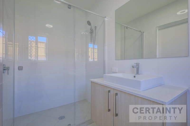 Photo - 8 Macrae Street, Morayfield QLD 4506 - Image 11