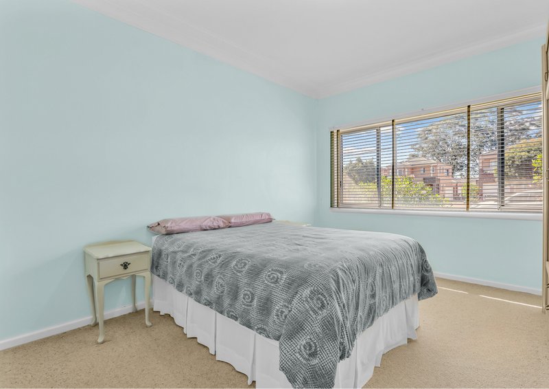 Photo - 8 Magowar Road, Pendle Hill NSW 2145 - Image 7