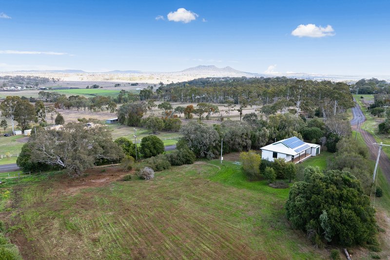 Photo - 8 Magpie Lane, Gowrie Junction QLD 4352 - Image 2