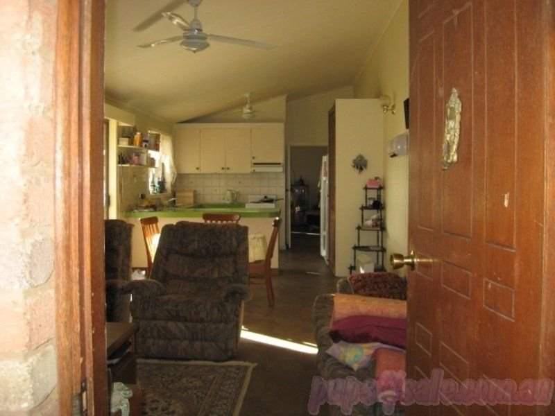 Photo - 8 Maher Drive, Swan Hill VIC 3585 - Image 2