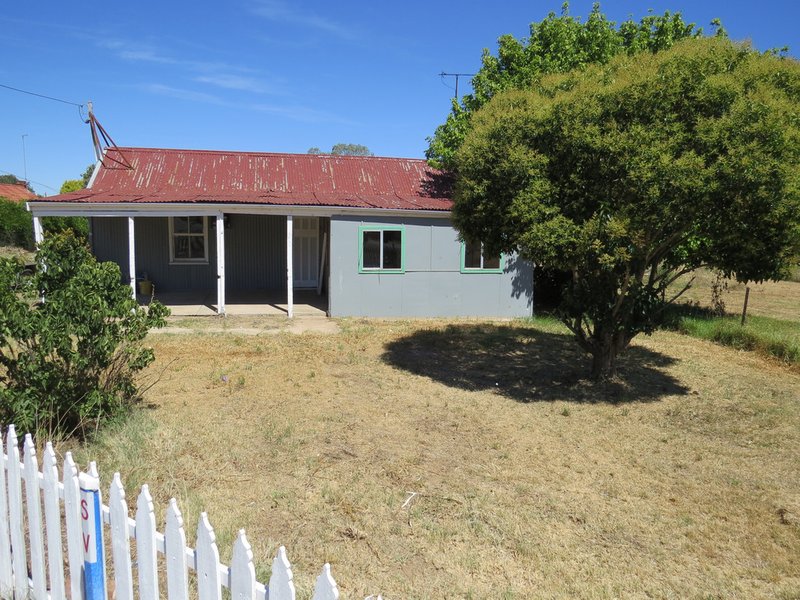 8 Main Road, Greenethorpe NSW 2809