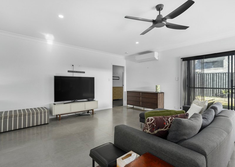 Photo - 8 Maita Way, Old Bar NSW 2430 - Image 2