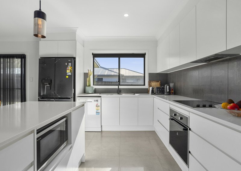 Photo - 8 Maita Way, Old Bar NSW 2430 - Image 5