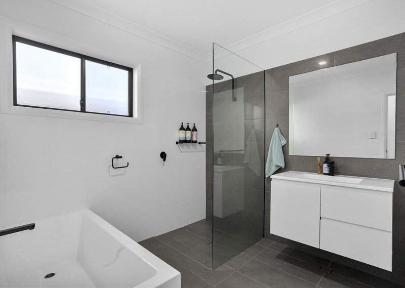 Photo - 8 Maita Way, Old Bar NSW 2430 - Image 13
