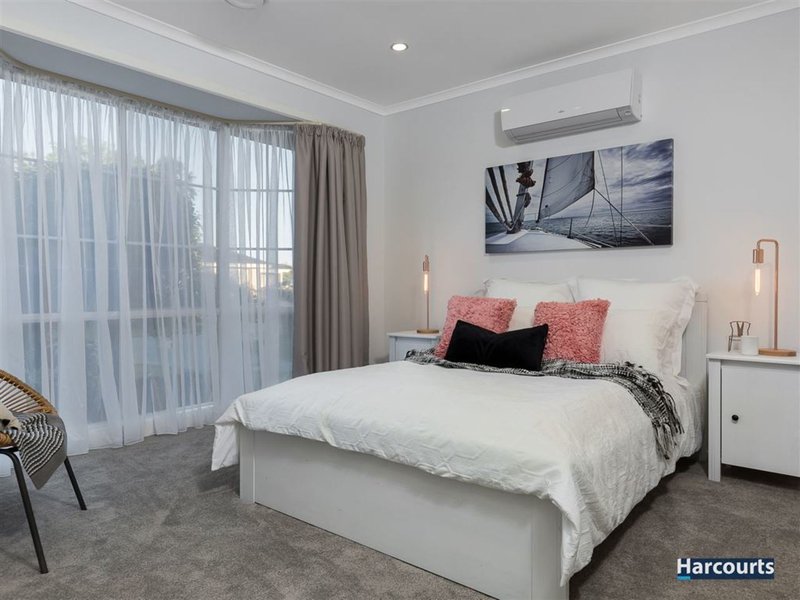 Photo - 8 Maitland Close, Rowville VIC 3178 - Image 6