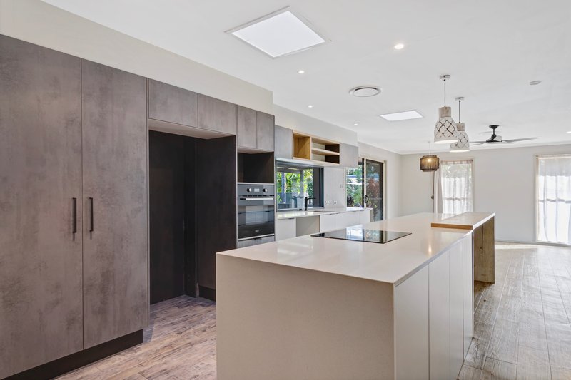 Photo - 8 Malibu Court, Mountain Creek QLD 4557 - Image 3