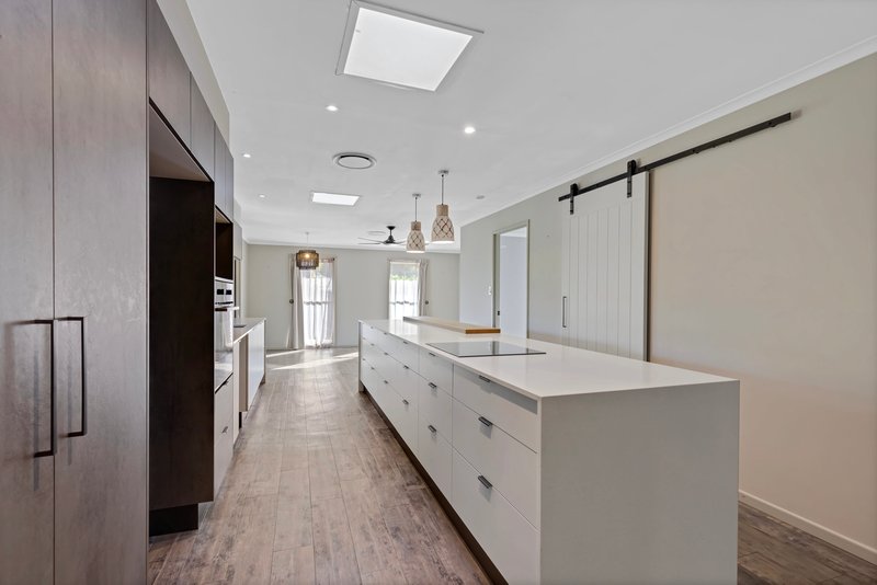 Photo - 8 Malibu Court, Mountain Creek QLD 4557 - Image 4