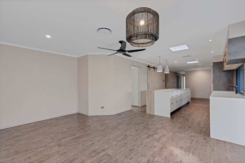 Photo - 8 Malibu Court, Mountain Creek QLD 4557 - Image 5