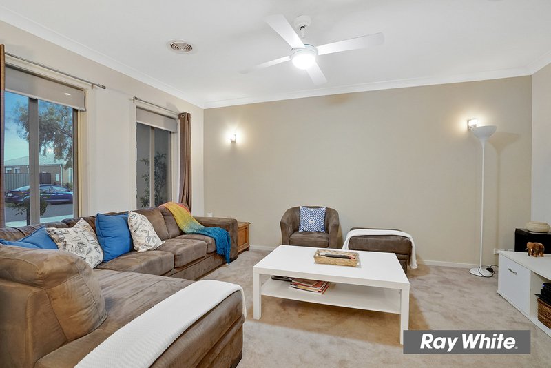 Photo - 8 Mallina Glen, Tarneit VIC 3029 - Image 5