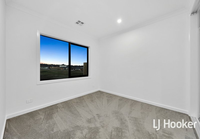 Photo - 8 Mallow Street, Wallan VIC 3756 - Image 13