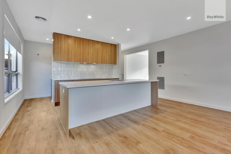 Photo - 8 Malvar Way, Sunbury VIC 3429 - Image 4