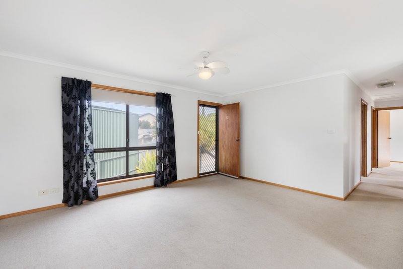 Photo - 8 Manly Grove, Hayborough SA 5211 - Image 9