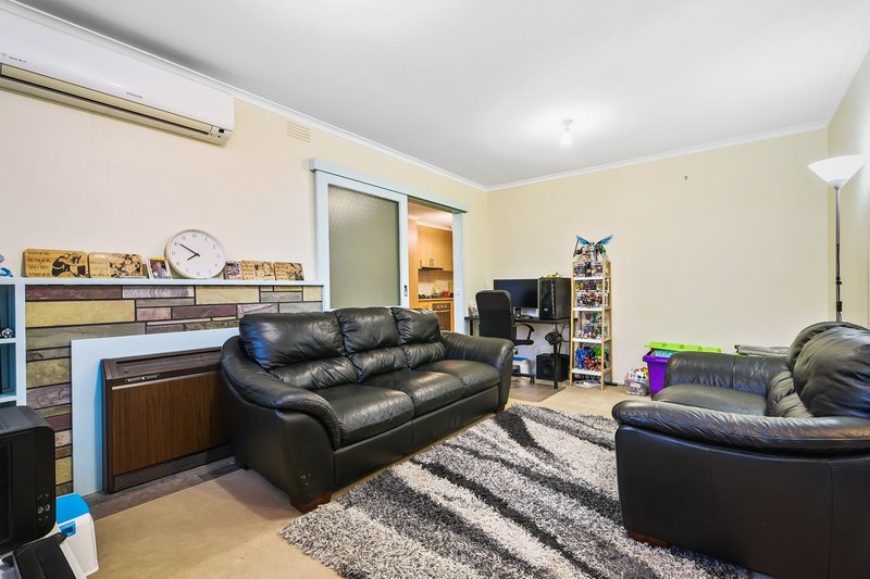 Photo - 8 Manooka Court, Keysborough VIC 3173 - Image 4