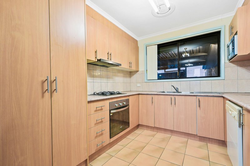 Photo - 8 Manooka Court, Keysborough VIC 3173 - Image 5