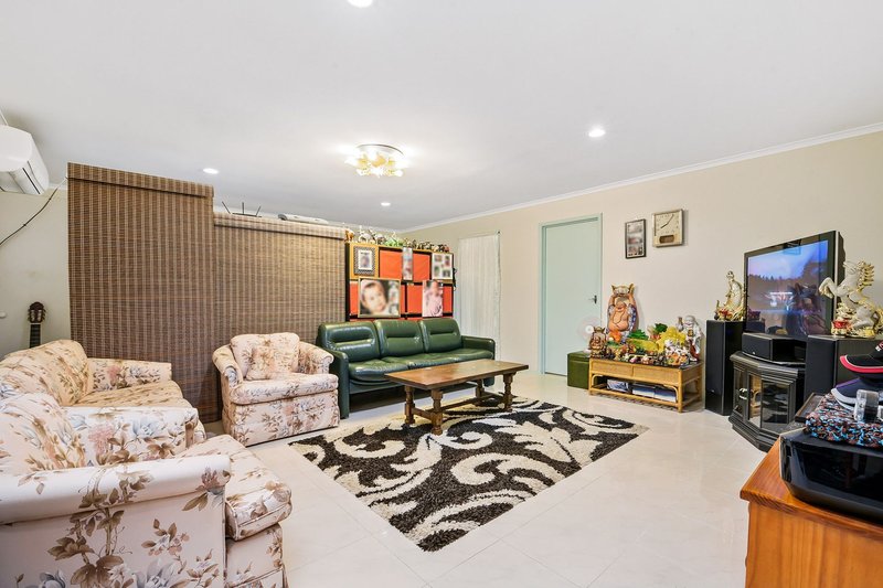 Photo - 8 Manooka Court, Keysborough VIC 3173 - Image 6