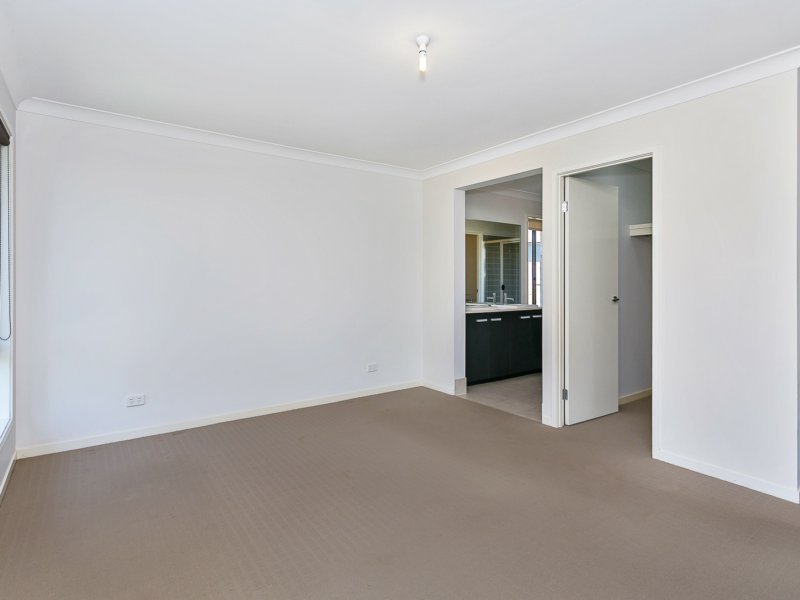 Photo - 8 Manton Street, Ormeau QLD 4208 - Image 3