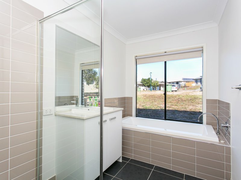 Photo - 8 Manton Street, Ormeau QLD 4208 - Image 8