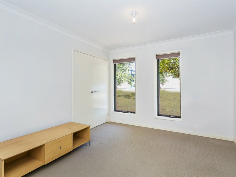 Photo - 8 Manton Street, Ormeau QLD 4208 - Image 6