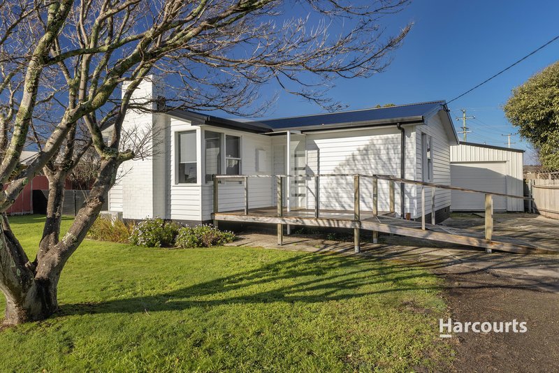 Photo - 8 Maple Crescent, Wynyard TAS 7325 - Image 1
