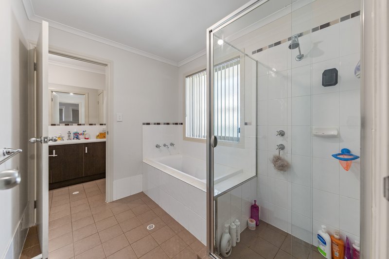 Photo - 8 Maple Leaf Court, Munno Para West SA 5115 - Image 3