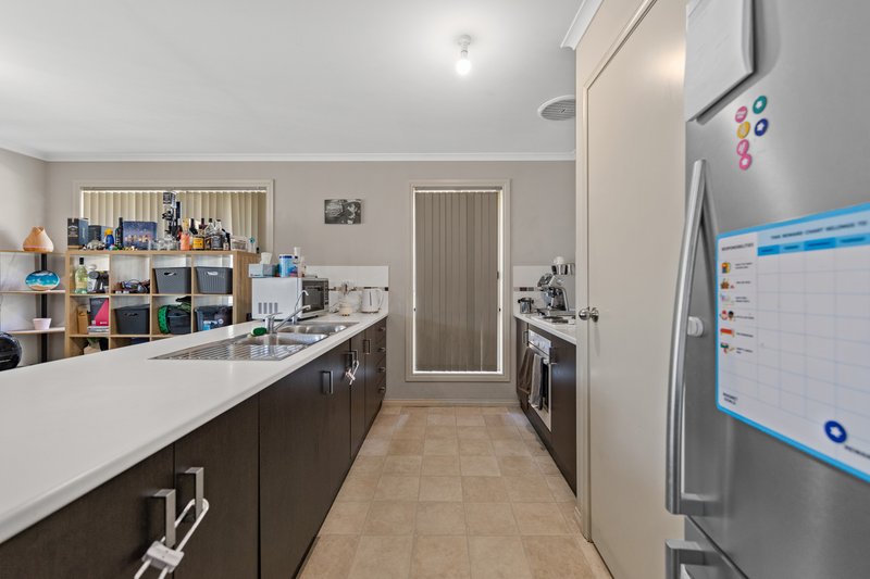 Photo - 8 Maple Leaf Court, Munno Para West SA 5115 - Image 7