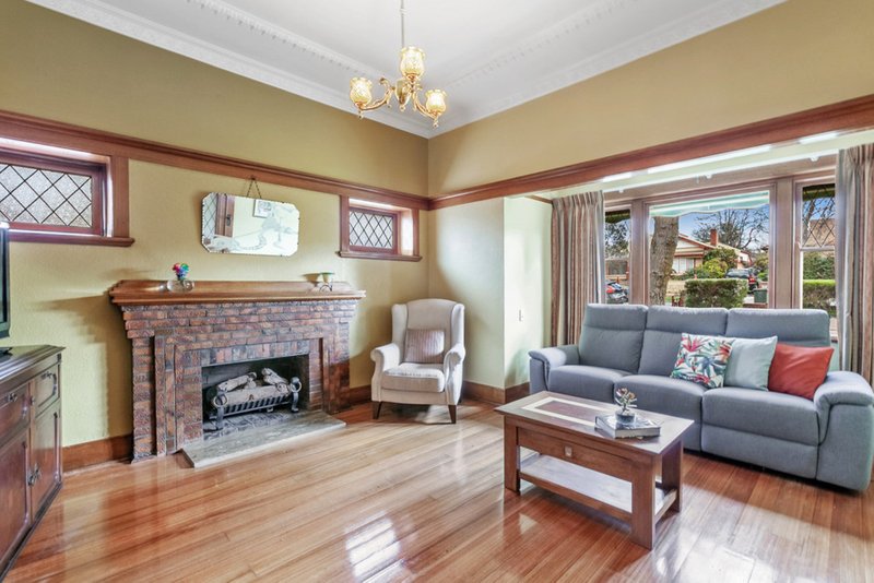 Photo - 8 Marchant Avenue, Reservoir VIC 3073 - Image 3