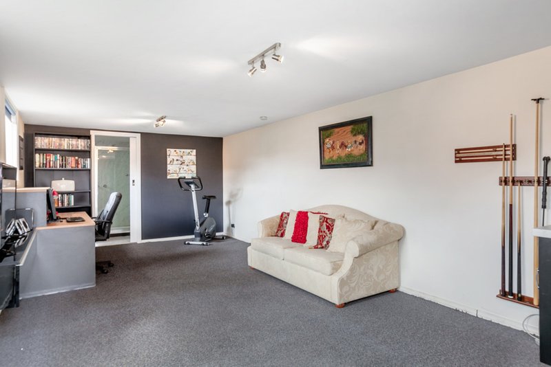 Photo - 8 Marchant Avenue, Reservoir VIC 3073 - Image 14