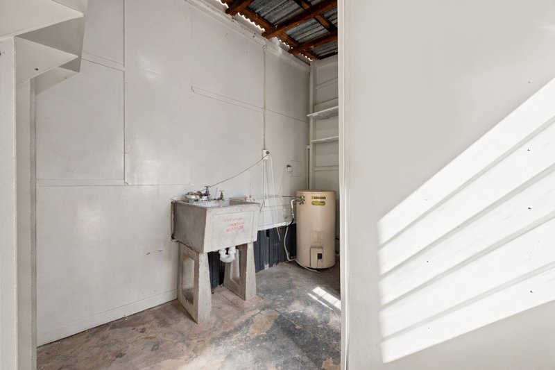 Photo - 8 Margaret Street, South Gladstone QLD 4680 - Image 11