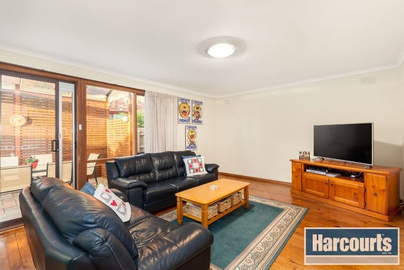 Photo - 8 Maringa Close, Wantirna South VIC 3152 - Image 3