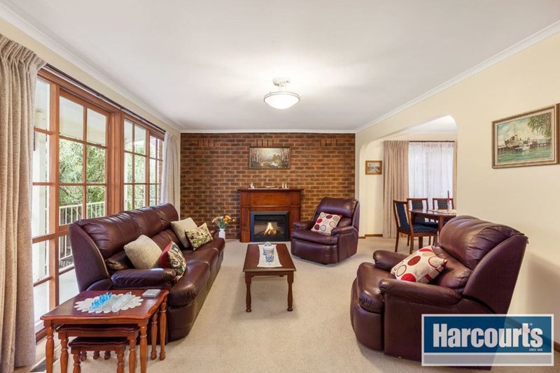 Photo - 8 Maringa Close, Wantirna South VIC 3152 - Image 4