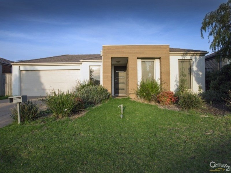 8 Marquis Court, Pakenham VIC 3810