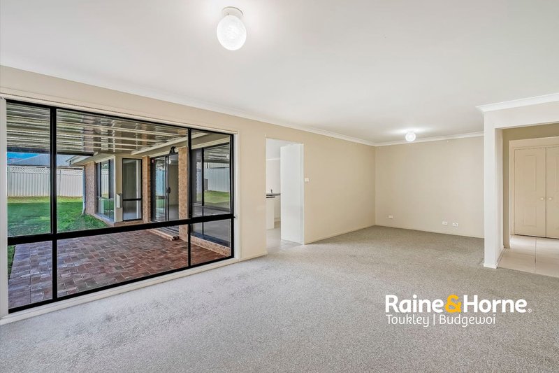 Photo - 8 Marri Close, Blue Haven NSW 2262 - Image 6