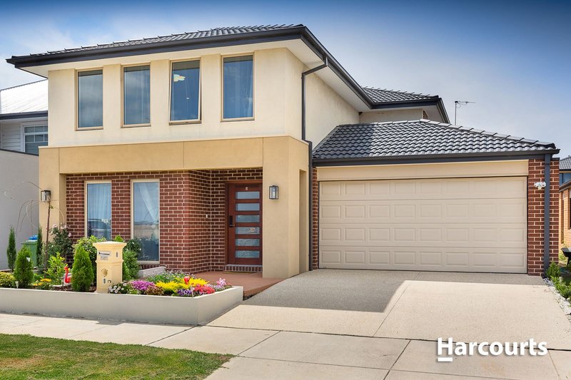 8 Marshflower Crescent, Clyde North VIC 3978