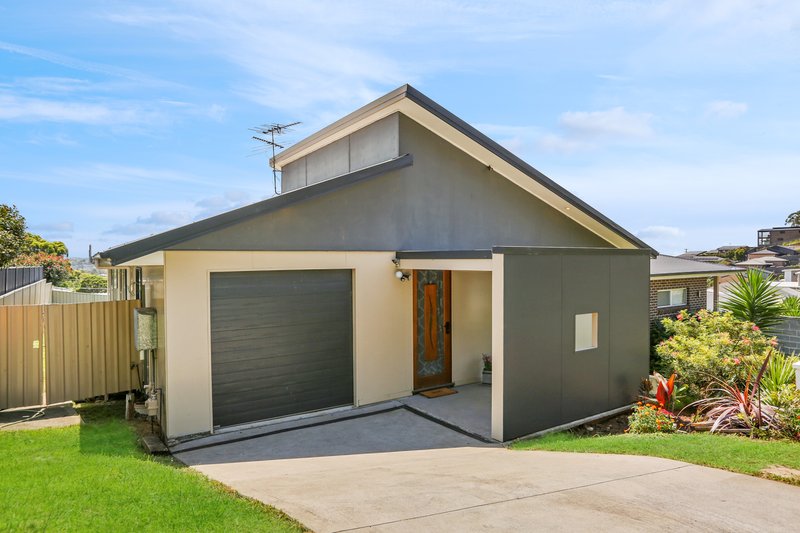 Photo - 8 Mary Davis Ave , Koonawarra NSW 2530 - Image 2