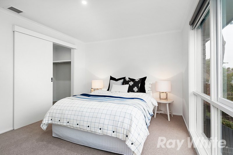 Photo - 8 Marykirk Drive, Wheelers Hill VIC 3150 - Image 6