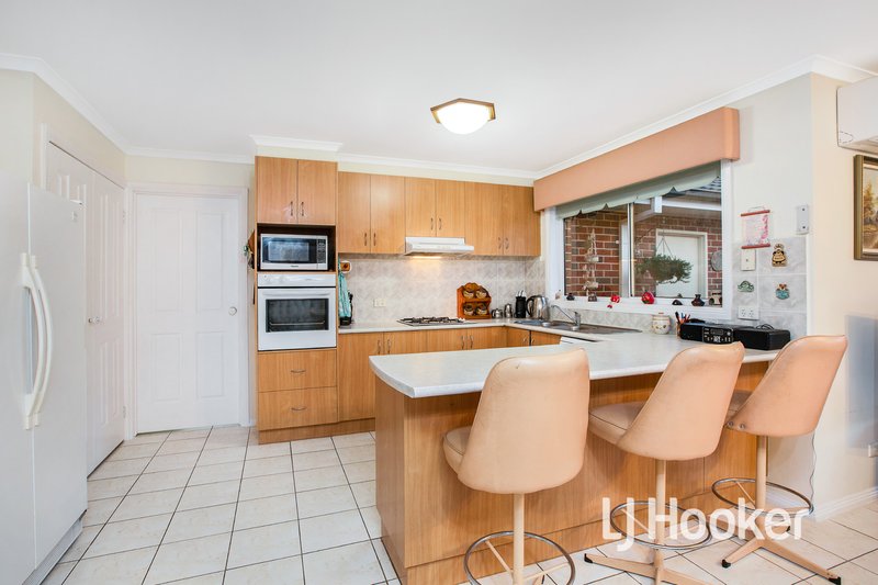 Photo - 8 Mason Mews, Pakenham VIC 3810 - Image 3