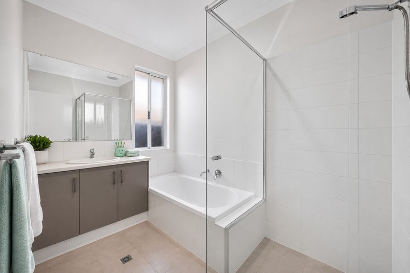 Photo - 8 Mast Close, Dudley Park WA 6210 - Image 13