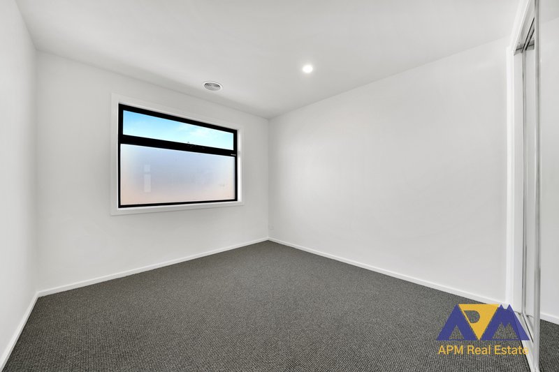 Photo - 8 Masters Crescent, Mambourin VIC 3024 - Image 22