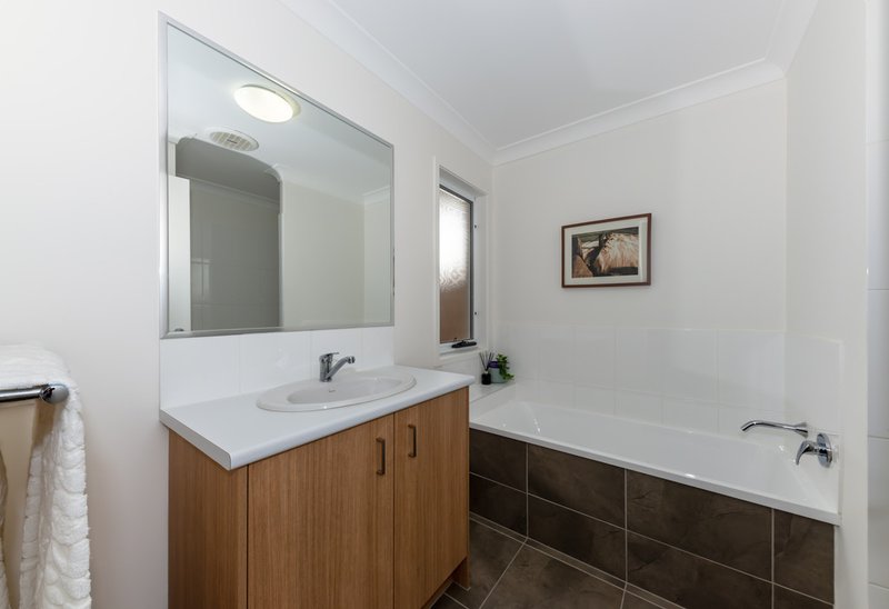 Photo - 8 Matilda Street, Warner QLD 4500 - Image 10