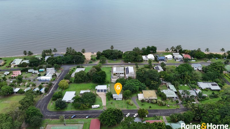 Photo - 8 Maud Street, Flying Fish Point QLD 4860 - Image 2