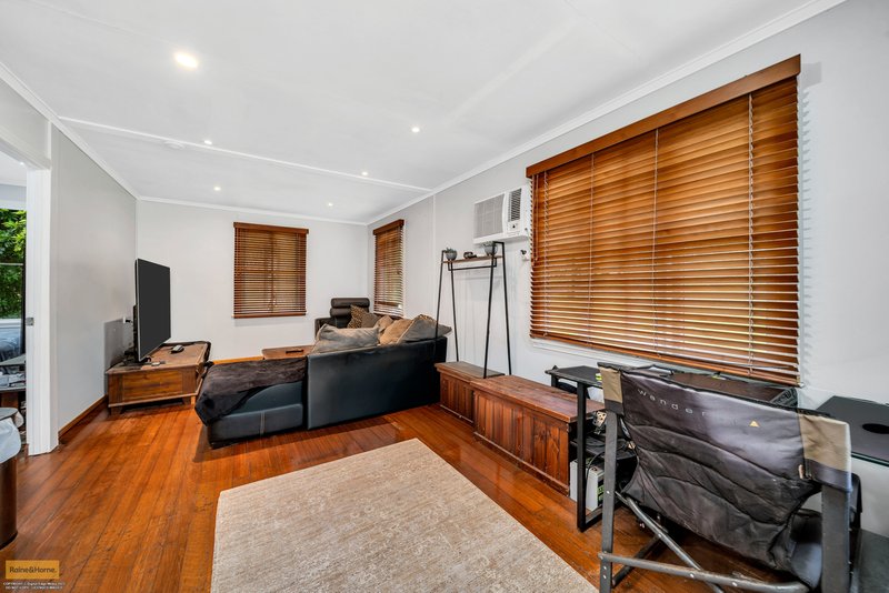 Photo - 8 Maud Street, Flying Fish Point QLD 4860 - Image 6