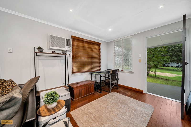 Photo - 8 Maud Street, Flying Fish Point QLD 4860 - Image 7
