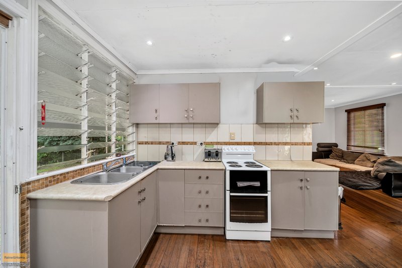 Photo - 8 Maud Street, Flying Fish Point QLD 4860 - Image 8