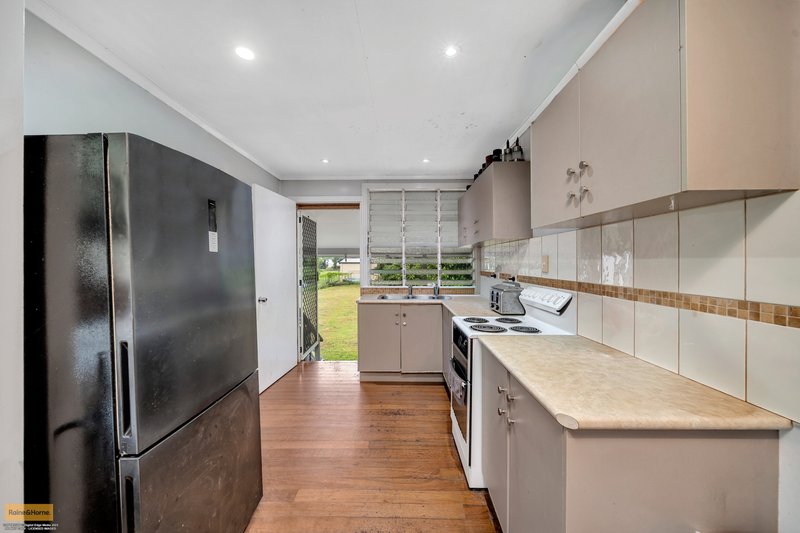 Photo - 8 Maud Street, Flying Fish Point QLD 4860 - Image 9
