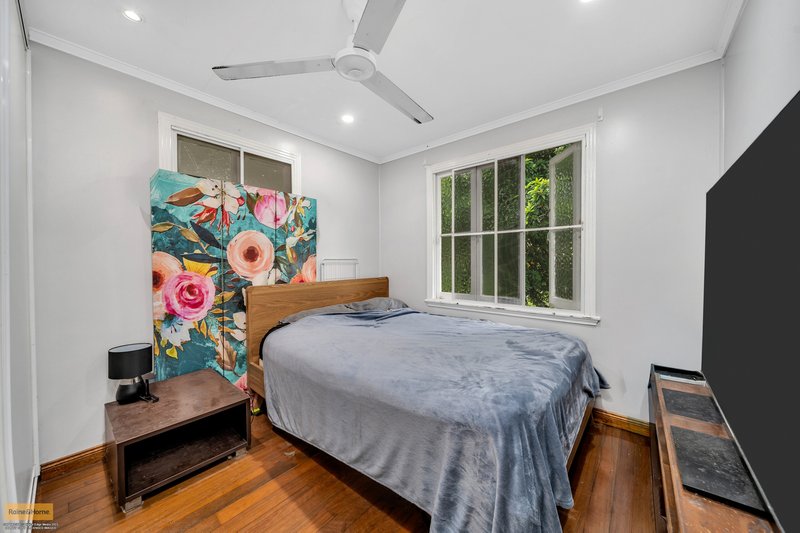 Photo - 8 Maud Street, Flying Fish Point QLD 4860 - Image 10