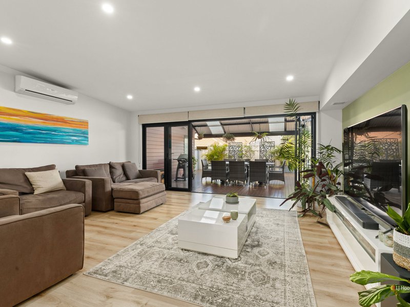 Photo - 8 Maxwell Crescent, Sanctuary Point NSW 2540 - Image 3