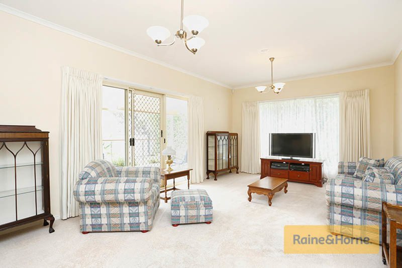 Photo - 8 Mcconnell Crescent, Roxburgh Park VIC 3064 - Image 5